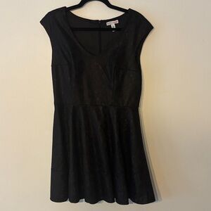 Elegant Black Lace Mini Dress with Cap Sleeves